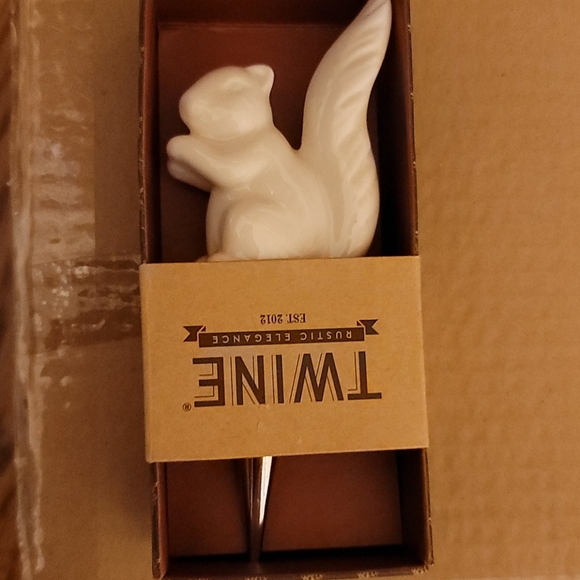 3/$30 Squirrel Bottle/ Wine Stopper from Twine - Picture 3 of 3